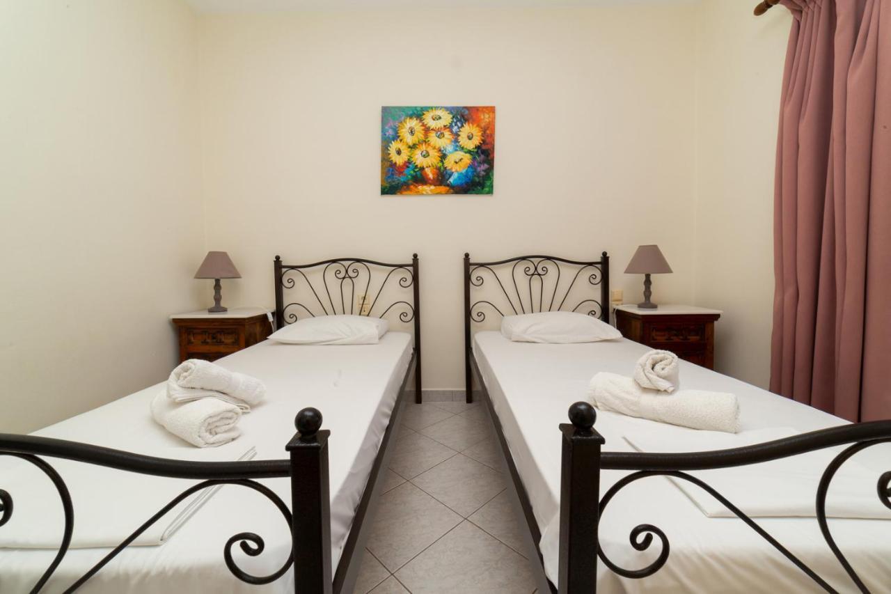 Natassa Apartments Agia Efimia Buitenkant foto